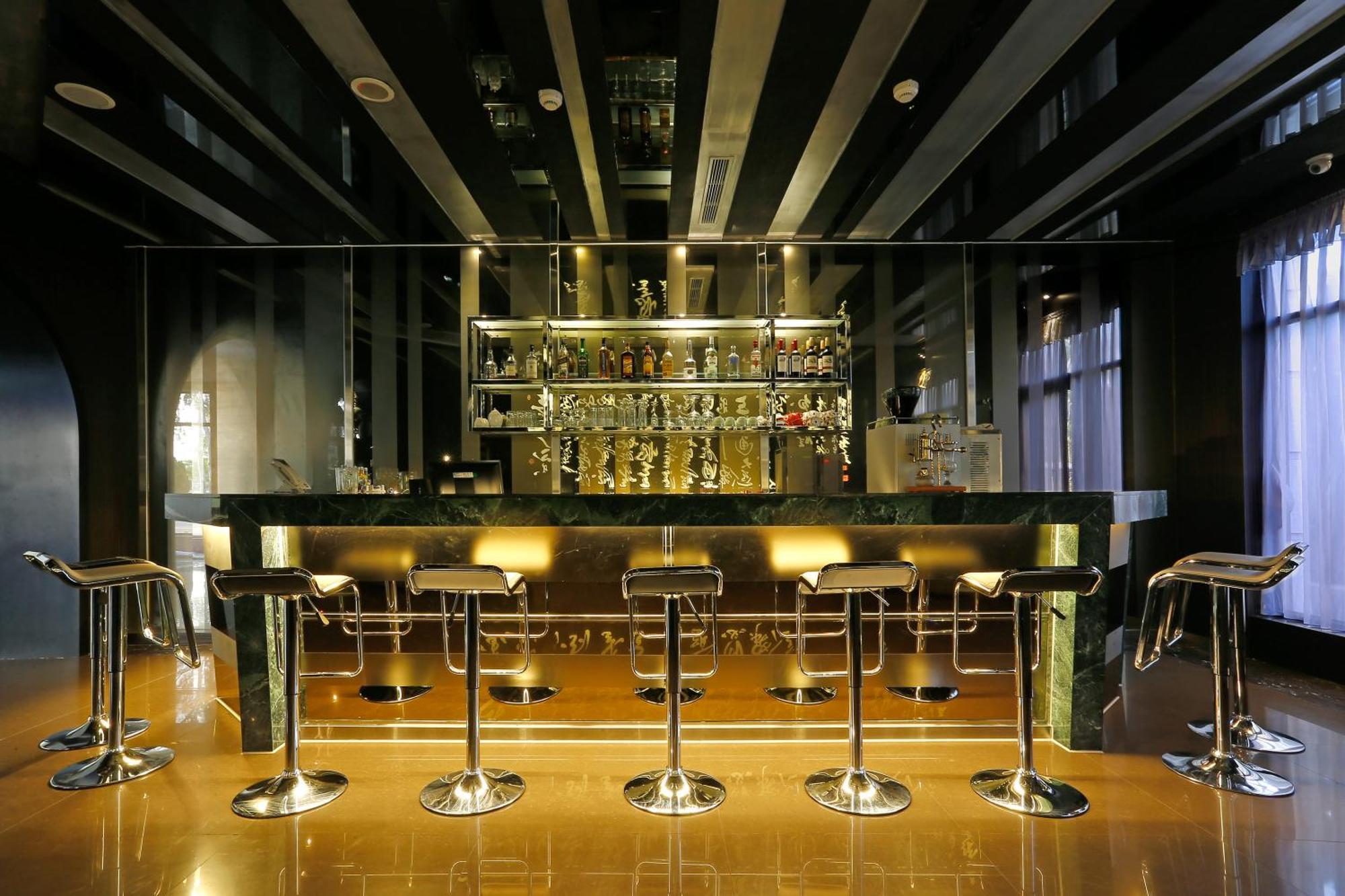 โกลเดน ทิวลิป - เอสเททิกส์ Hotel Zhunan ภายนอก รูปภาพ