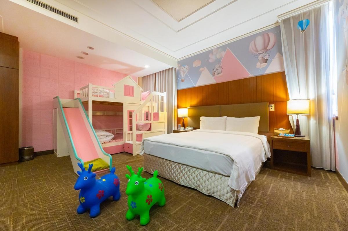 โกลเดน ทิวลิป - เอสเททิกส์ Hotel Zhunan ภายนอก รูปภาพ