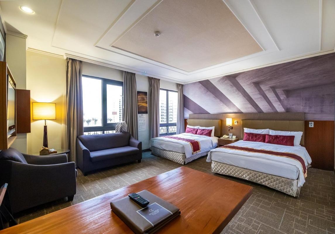 โกลเดน ทิวลิป - เอสเททิกส์ Hotel Zhunan ภายนอก รูปภาพ