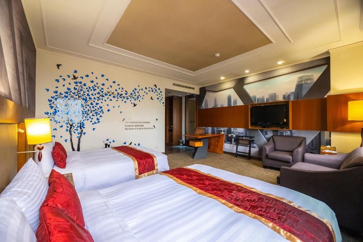 โกลเดน ทิวลิป - เอสเททิกส์ Hotel Zhunan ภายนอก รูปภาพ