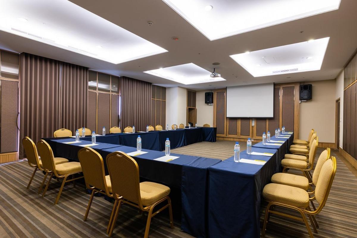 โกลเดน ทิวลิป - เอสเททิกส์ Hotel Zhunan ภายนอก รูปภาพ