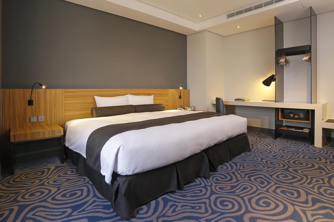 โกลเดน ทิวลิป - เอสเททิกส์ Hotel Zhunan ภายนอก รูปภาพ